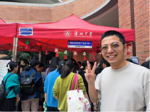 26岁任985副教授,他“不拿学生一作,不让学生干杂活”